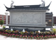 《妙手回春》浮雕墙：医术传承与工艺匠心的立体诠释