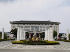 国庆中秋双节同庆，E尊国际集团红旗飘扬！